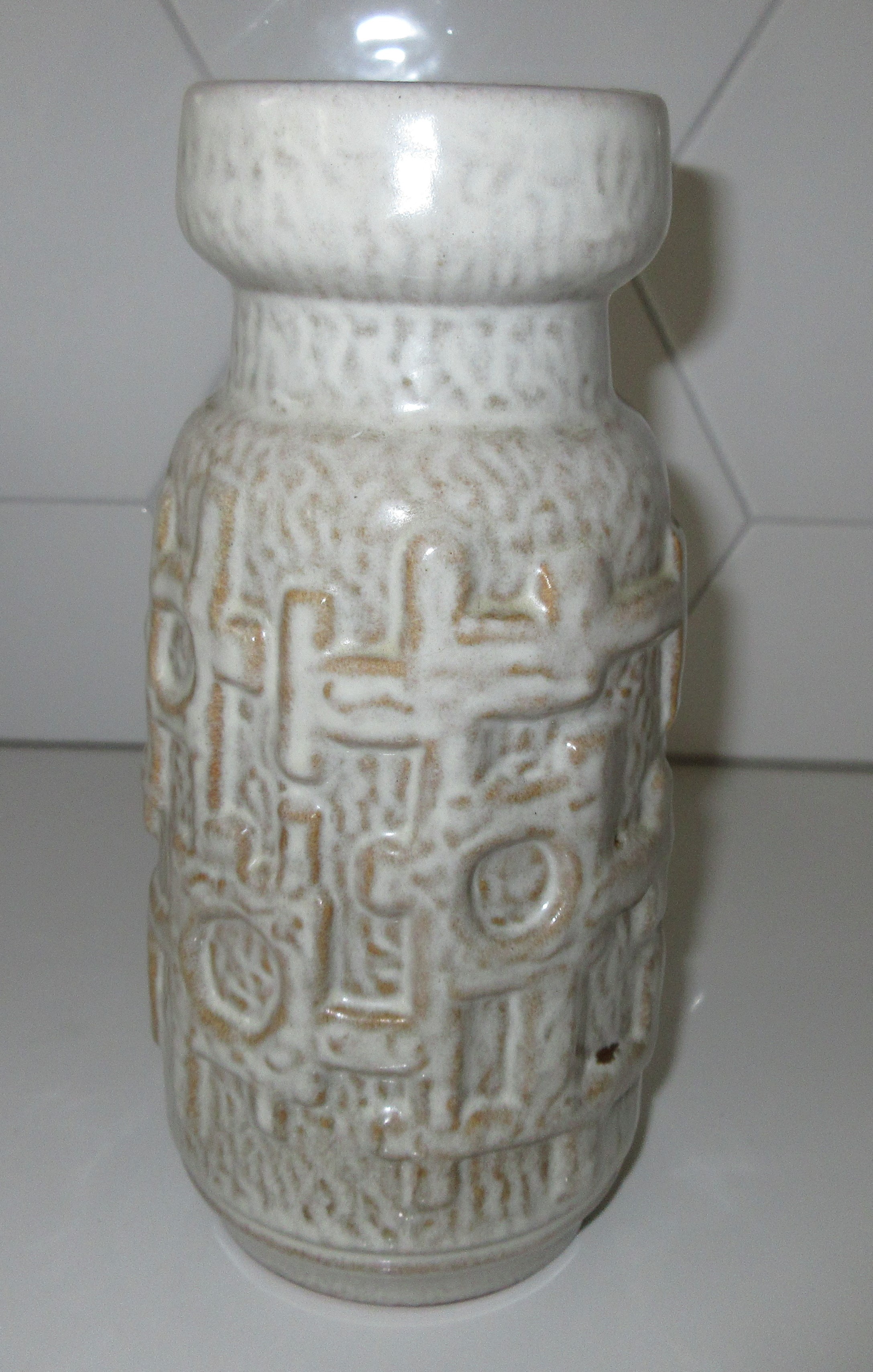 Niet of onleesbaar gesigneerd - Carstens Tonnieshof - Witte Brutalist aardewerken vaas 4277-22 kopen? Bied vanaf 1!