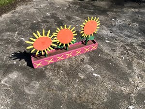 Peter Bastiaanssen - Zonnebloemen in Roze Bak - Hout kopen? Bied vanaf 1!