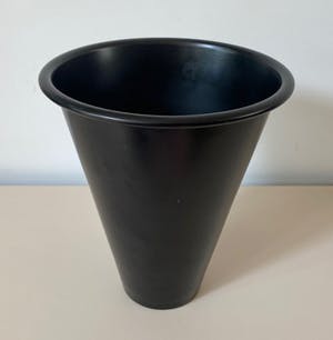 Niet of onleesbaar gesigneerd - Parisotto - Twee originele Memphis stijl design vazen kopen? Bied vanaf 1!