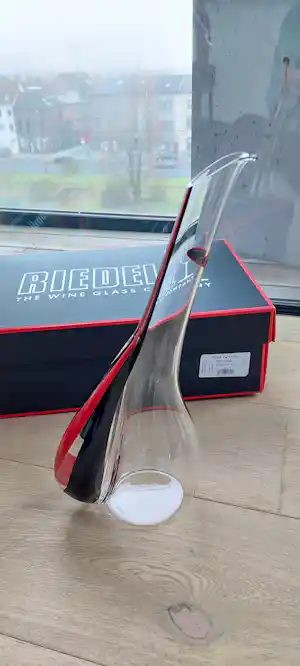 Claus Jozef Riedel - Black Tie Touch Decanter Red verkauft für € 45!