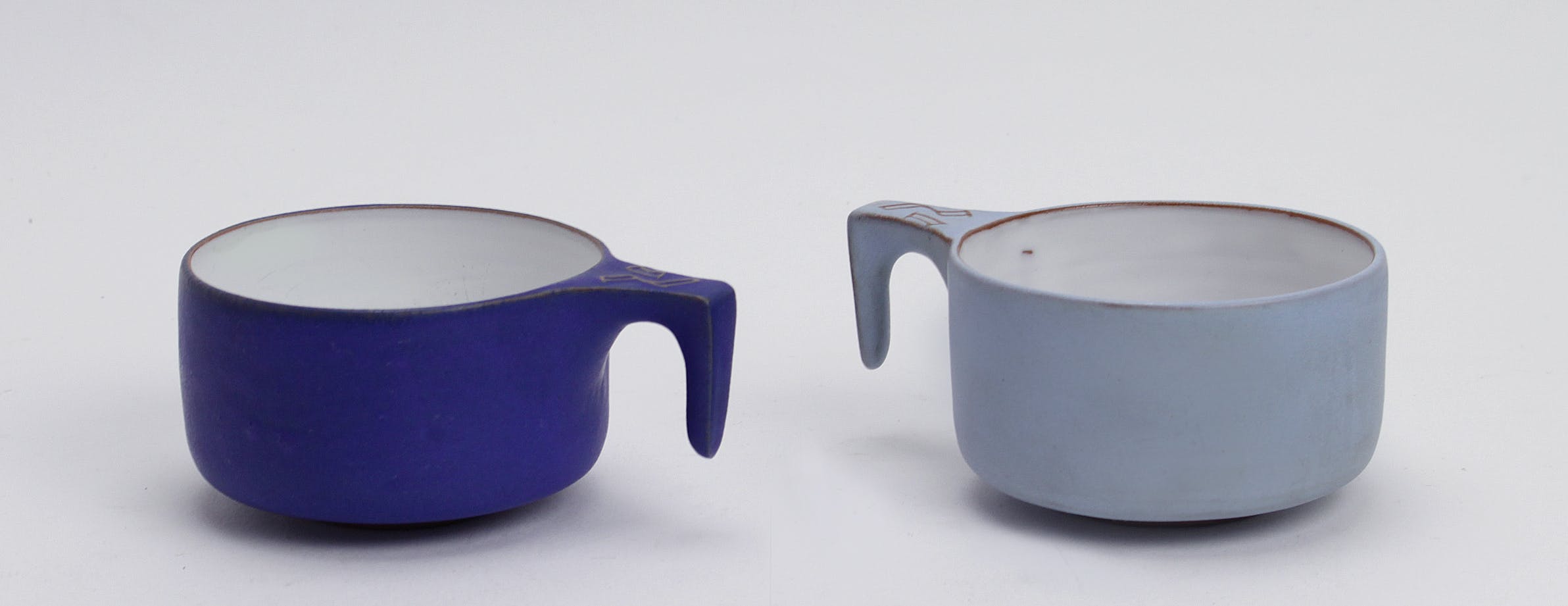 Plateelbakkerij Ram - 2 aardewerk koppen kopen? Bied vanaf 7!