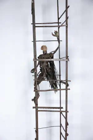 Jan Verschueren - Zeer groot beeld van schroot en terracotta, Klomopkolom kopen? Bied vanaf 750!