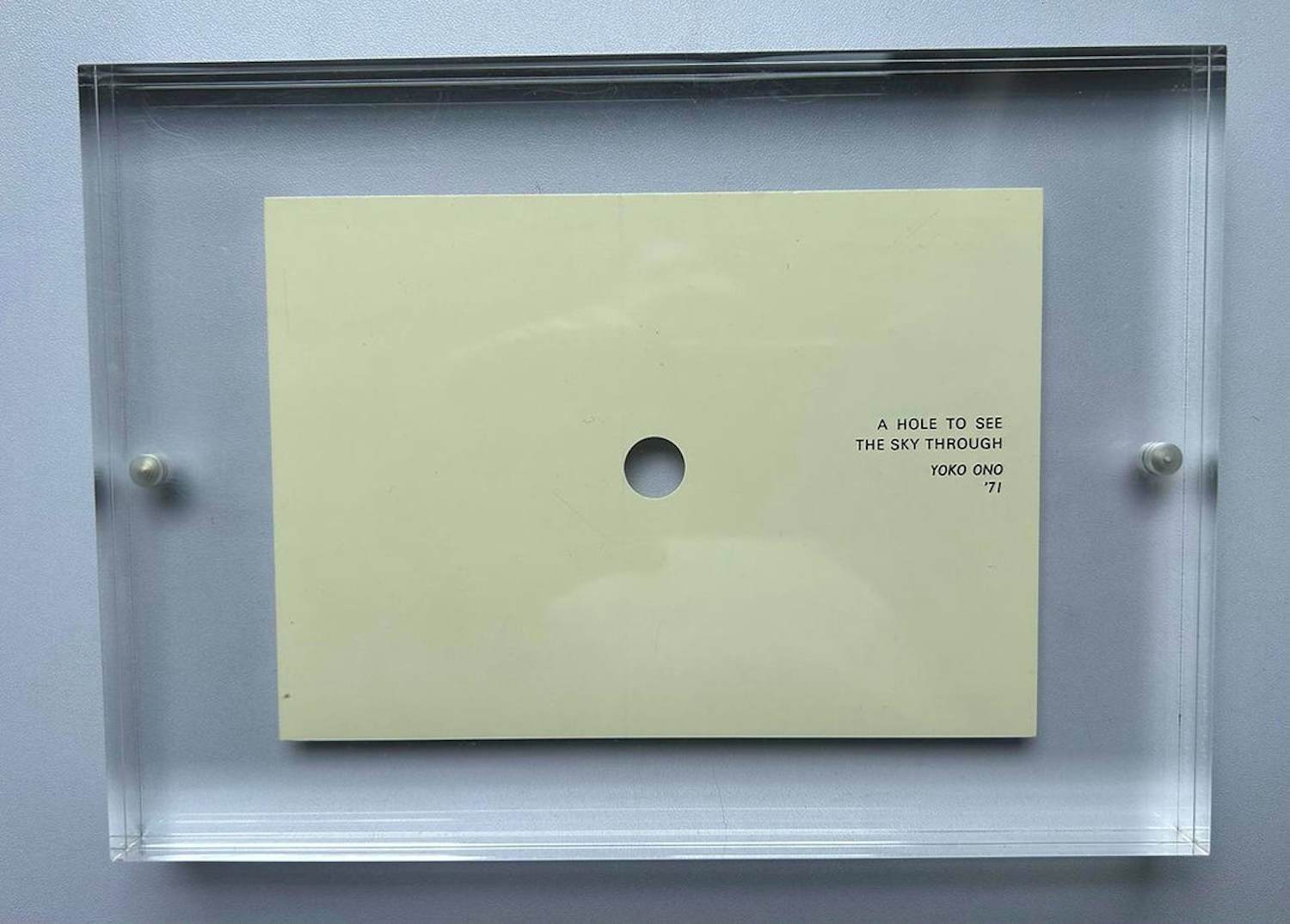 Yoko Ono - Yoko Ono, A hole to see the sky through (1971) verkocht voor € 100!