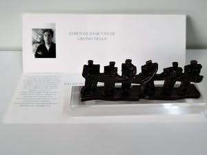 Niet of onleesbaar gesigneerd - De titel is : "Samen de zaak van de grond tillen" kopen? Bied vanaf 1!