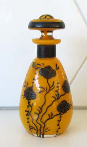 Niet of onleesbaar gesigneerd - J.C. Boldoot Amsterdam - Art Nouveau Parfumflesje verkocht voor € 10!