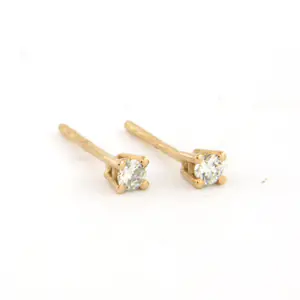 18k rosé gouden solitair oorknoppen met briljant geslepen diamant tot. 0.10ct kopen? Bied vanaf 175!