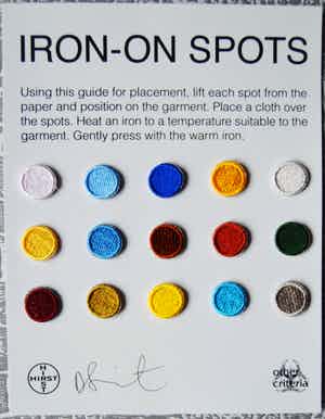 Damien Hirst - Iron On Spots verkocht voor € 60!