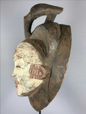 Pumu - Tribal used Old African female mask from the Punu - Gabon. kopen? Bied vanaf 45!