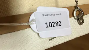 Jacob Kanbier - Zeer groot doek 100 x 100 cm - afbeelding meisje met muzieknoten kopen? Bied vanaf 120!