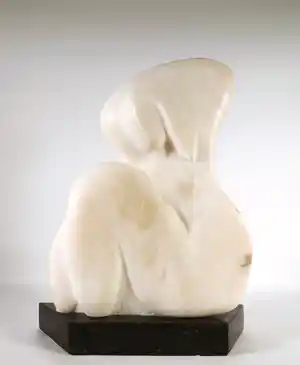 Greeth Zwering - Groot albasten beeld van een zittend naakt, Carpe diem verkocht voor € 700!