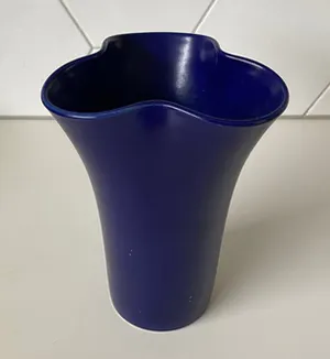 Niet of onleesbaar gesigneerd - Design blauw aardewerken ontwerp G. Eriksson voor Gabriel Keramik Zweden kopen? Bied vanaf 1!