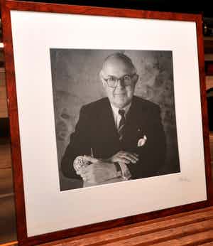 Paul Huf - Man met munt verkocht voor € 50!