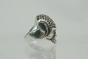 59 - Opvallende massief 1e ghlt zilveren Skull ring - met zwarte zirkonia kopen? Bied vanaf 50!