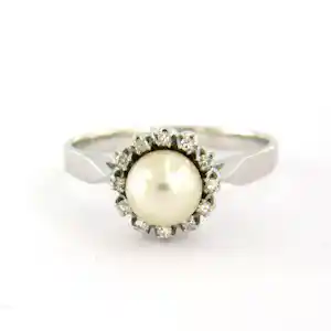 14k wit gouden ring bezet met parel en single cut geslepen diamanten tot. 0.05ct kaufen? Bieten Sie von 310!