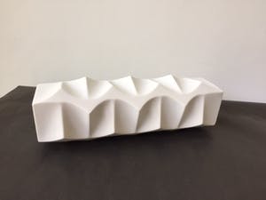 Hutschenreuther - Zeldzaam grote Reliëfvaas h 35 cm uit de serie Archais ontwerp Heinrich Fuchs kopen? Bied vanaf 135!