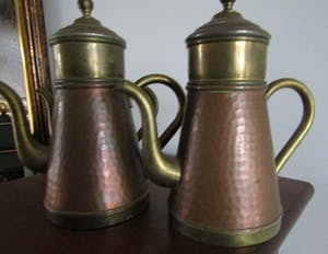 Niet of onleesbaar gesigneerd - 3 koperen koffiekannen kopen? Bied vanaf 1!