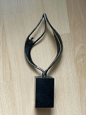 Corry Ammerlaan - Verbronsde Sculptuur Corry Ammerlaan “Een nieuw begin” kaufen? Bieten Sie von 65!