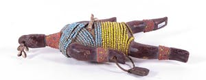 Namchi - Vruchtbaarheidsbeeld met schelpen en blauwe en gele kralen kopen? Bied vanaf 1!