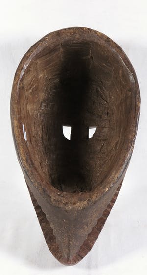 Wobe - Oorlogsmasker met een mond gesneden als de snavel van een neushoornvogel kopen? Bied vanaf 1!