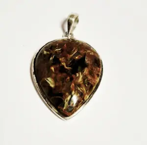 Nieuwe hartvormige hanger met gouden flame Pietersiet kopen? Bied vanaf 65!