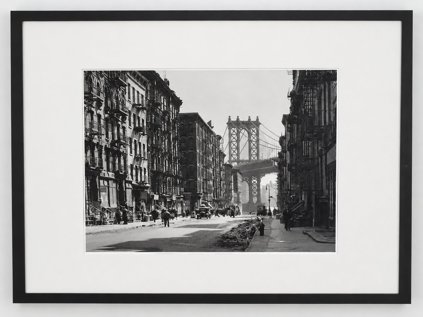 Berenice ABBOTT - Pike and Henry Street, Manhattan (1935/36) kaufen? Bieten Sie von 649!