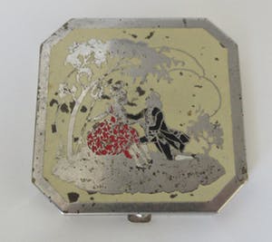 Niet of onleesbaar gesigneerd - Art deco Franse emaille en metalen achthoekige poederdoos kopen? Bied vanaf 10!