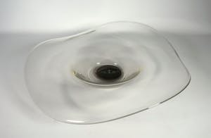 Corry Ammerlaan - Glas en brons, Schaal met medaillon kopen? Bied vanaf 1!