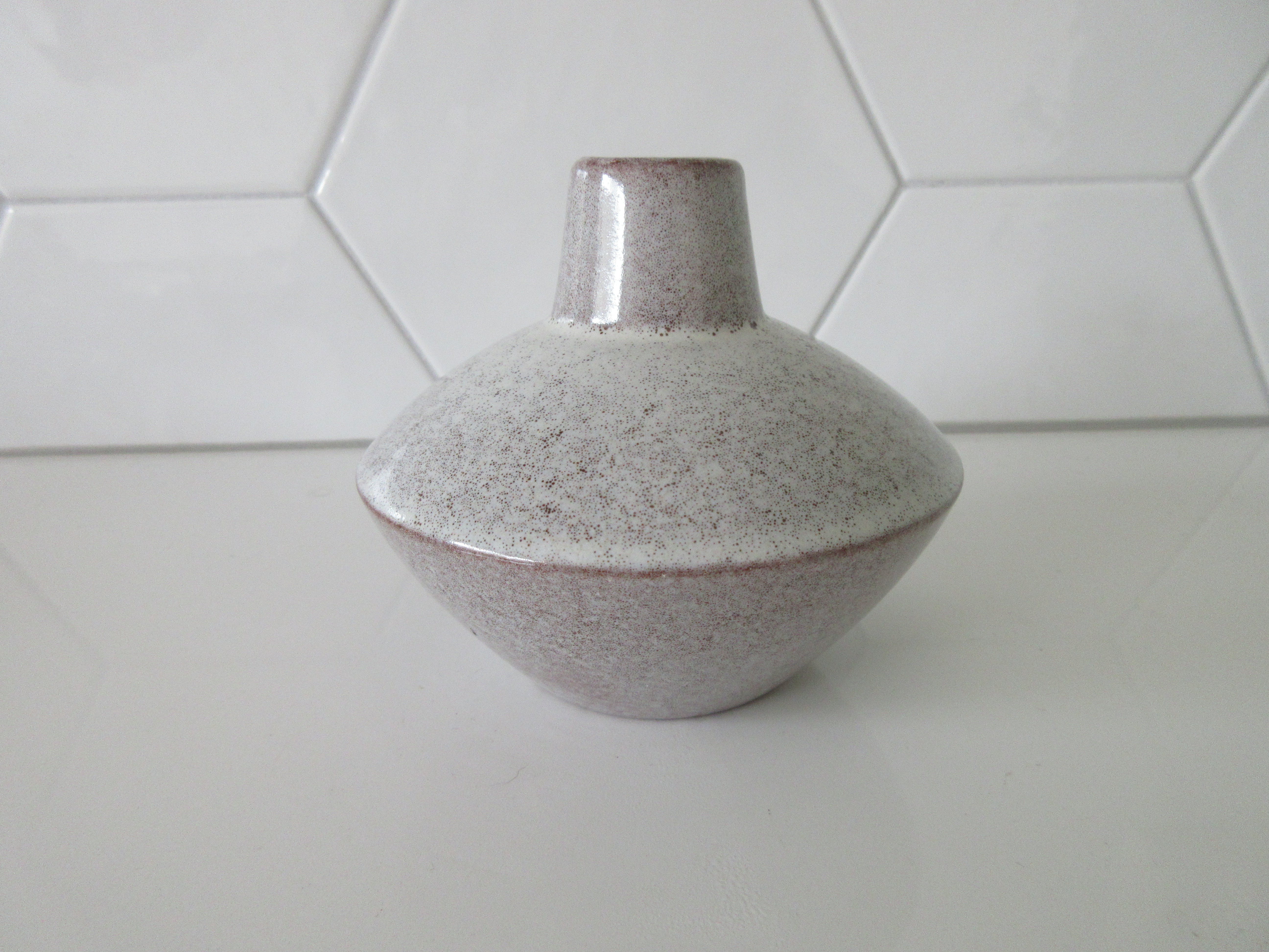 Faience- en Tegelfabriek Westraven - Discus vaasje model 1303 kopen? Bied vanaf 1!