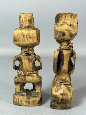 Lega - 231037 - Little Rare Old handmade African Lega pair of protection figures, Congo kopen? Bied vanaf 29!