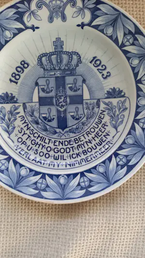 Firma Regout & Co - Herdenkingsbord Wilhelmina kopen? Bied vanaf 25!