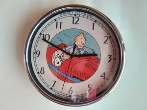 Buy Hergé (ps.) - Horloge murale Demons & Merveilles- Tintin et Milou en Amilcar- 1993? Bid from 50!