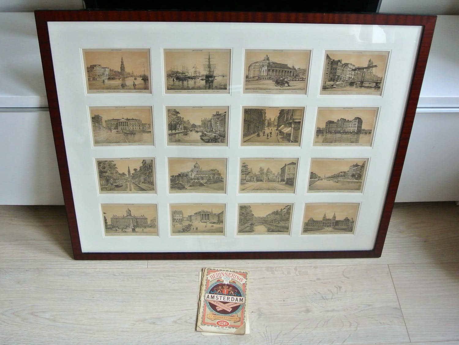 Niet of onleesbaar gesigneerd - Zestien Stadsgezichten & Brochure 'Herinnering aan Amsterdam' 1883 kopen? Bied vanaf 1!