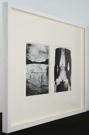 Buy Helmut Newton - Gesigneerde uitnodiging Vernissage Galerie Hans Mayer 2002? Bid from 790!