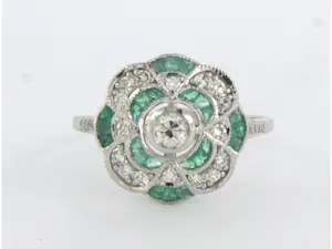 AcheterART DECO STIJL - 14k gouden ring met smaragd en diamant - ringmaat 17.25(54)? Enchérissez de 650!