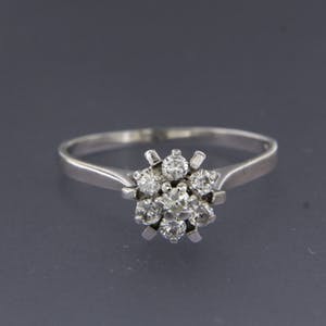 18K Goud - witgouden ring bezet met briljant geslepen diamanten, ringmaat 18 (56) kopen? Bied vanaf 240!