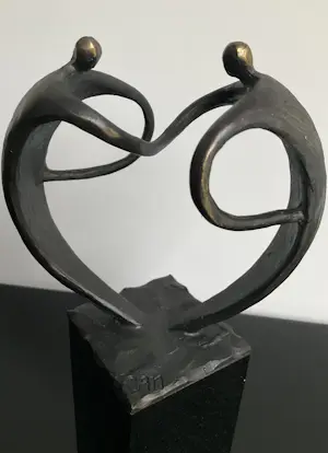 Corry Ammerlaan - BEELD van twee mensfiguren kopen? Bied vanaf 38!