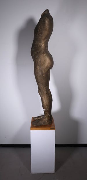 Toon Gielen - Beschilderd gips, Vrouwenfiguur op sokkel (Zeer groot en zwaar) kopen? Bied vanaf 1!