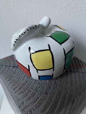 Marianne Bey - Like Apple / Mondriaan style kopen? Bied vanaf 70!