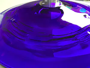 Jan Beranek - Cobalt blauwe glazen schaal met lucht slierten kopen? Bied vanaf 65!