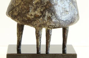 Tjikkie Kreuger - Bronzen beelden: groepje mannen en groepje vrouwen, 1992-1994 kopen? Bied vanaf 850!