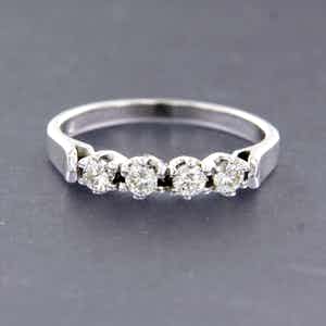 18K Goud - witgouden ring met briljant geslepen diamanten verkocht voor € 280!