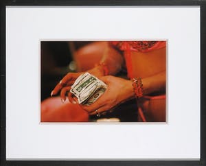 Lauren Greenfield - C-Print, A stripper counts her money after a performance (...) - Ingelijst kopen? Bied vanaf 150!