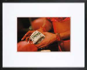Lauren Greenfield - C-Print, A stripper counts her money after a performance (...) - Ingelijst verkocht voor € 150!