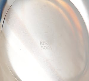 Anna Ehrner - Ronde grote schaal met blauwe en zwarte aders (+ een onbekende schaal) kopen? Bied vanaf 80!