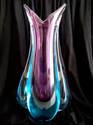 Niet of onleesbaar gesigneerd - oogverblindende vaas naar Flavio Poli, Murano, handgemaakt verkocht voor € 1!