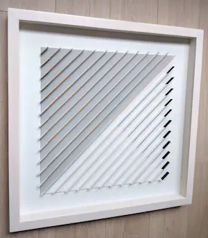 Buy Suzanne Hartmans - Viervoudig, 3-D reliëf van beschilderd balsahout (mooi ingelijst)? Bid from 595!