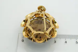21- Klassiek 18 Krt gouden montuur met grote (ca 85ct!!) rook-kwarts edelsteen kopen? Bied vanaf 370!