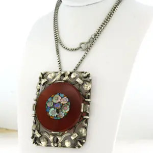 Zilveren collier met hanger met carneool en mozaïek – 32.2 gram – 50 cm lang kopen? Bied vanaf 140!