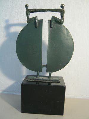 Corry Ammerlaan - Brons sculptuur op marmeren sokkel - "Nieuw Perspectief" kopen? Bied vanaf 75!