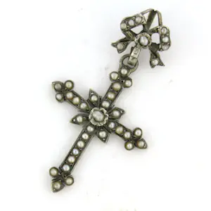 Zilveren kruishanger met steen parels - 6.0 gram kopen? Bied vanaf 50!